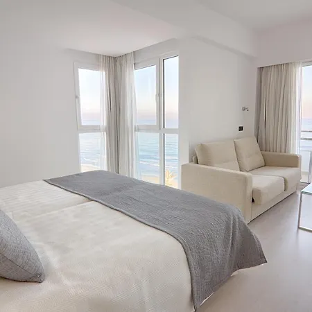 Cm Playa Del Moro 4*