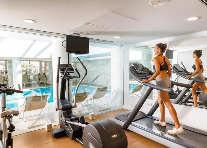 Cm Playa Del Moro 4*