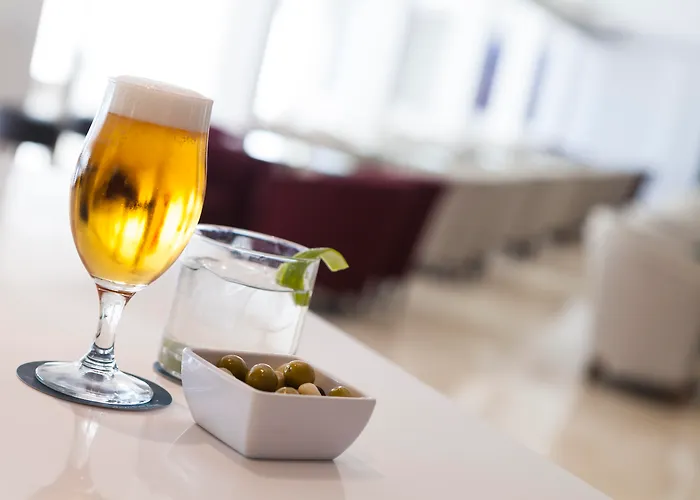 מלון Cm Playa Del Moro 4*