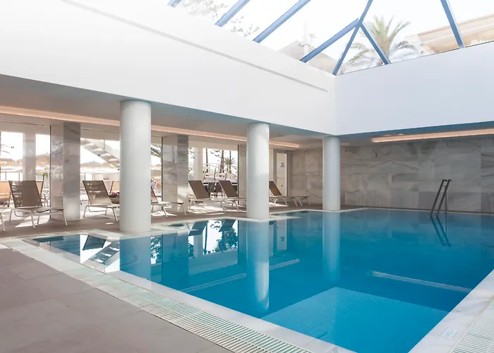 Cm Playa Del Moro מלון קאלה מילור