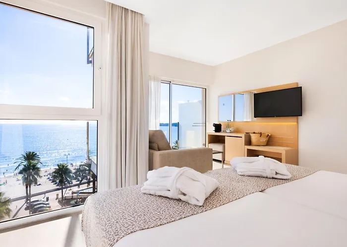 מלון Cm Playa Del Moro 4*