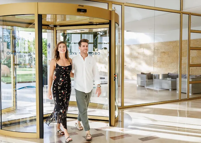 מלון Cm Playa Del Moro 4*