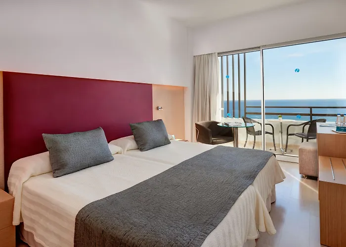 מלון Cm Playa Del Moro 4*