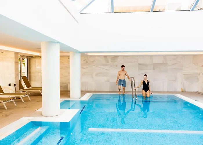 Cm Playa Del Moro 4*